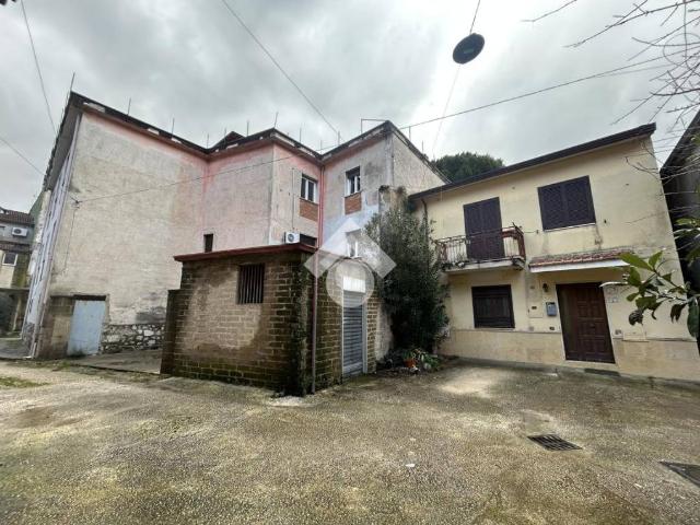Vendesi casa indipendente a Cervinara