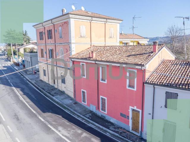 Vendesi casa indipendente a Cesena, San Carlo Roversano