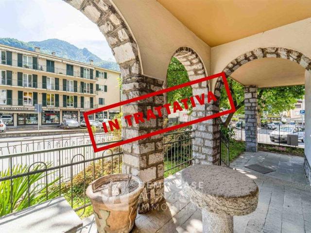 Vendesi casa indipendente a Chiavenna viale Maloggia, 1