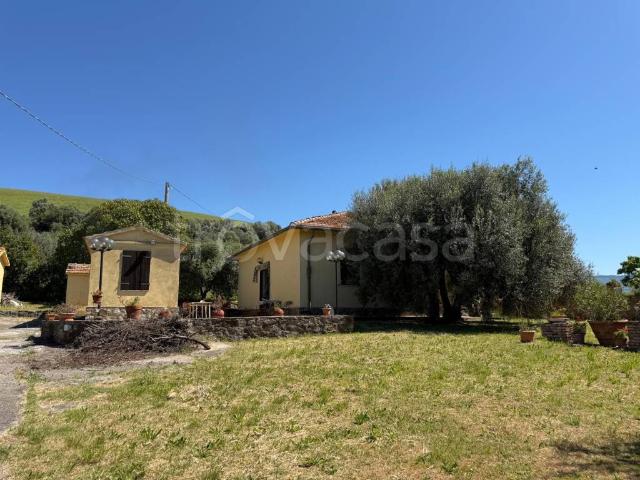 Vendesi casa indipendente a Cinigiano