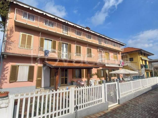 Vendesi casa indipendente a Ciriè piazza Castello
