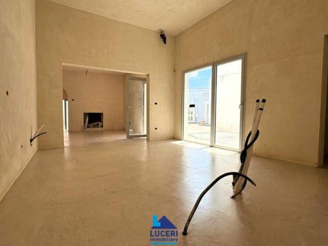 Vendesi casa indipendente a Cutrofiano via Nazario Sauro