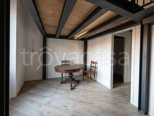 Vendesi casa indipendente a Bologna via montefiorno ad.Ze, Costa