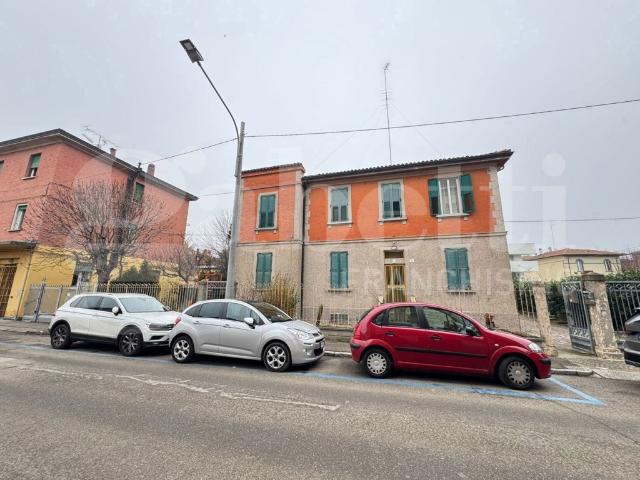 Vendesi casa indipendente a Bologna, Corticella