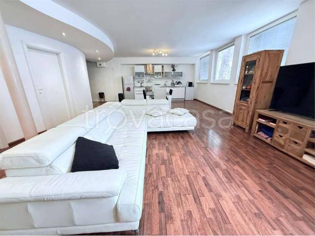 Vendesi casa indipendente a Bolzano, Piani