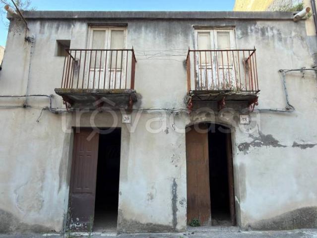Vendesi casa indipendente a Barcellona Pozzo di Gotto via Sambuca, 20