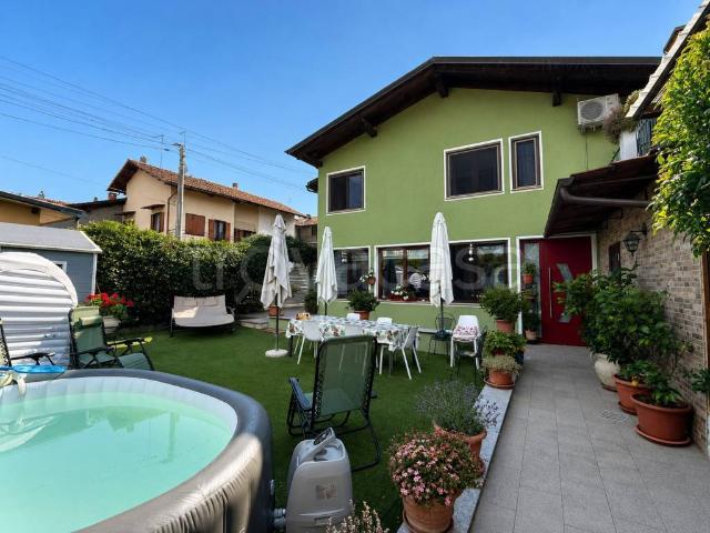 Vendesi casa indipendente a Barbania