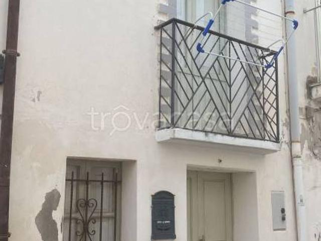 Vendesi casa indipendente a Brivadi, Ricadi