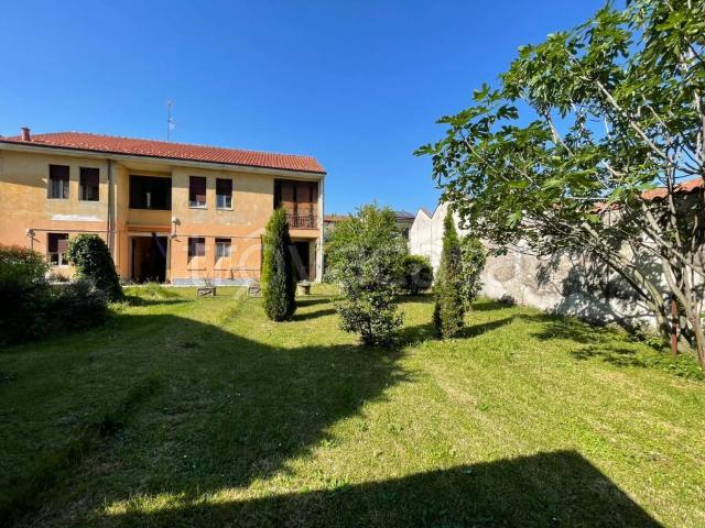 Vendesi casa indipendente a Buscate via Giosuè Carducci, 25