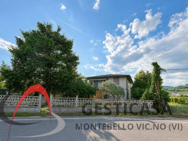 Vendesi casa indipendente a Gambellara via Alessandro Manzoni, 6