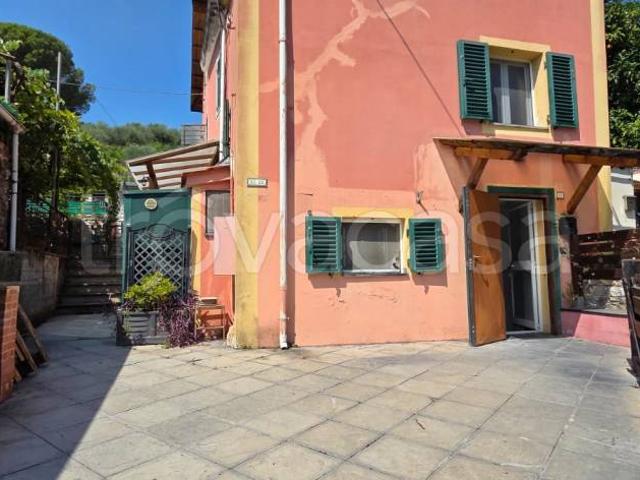 Vendesi casa indipendente a Genova via Francesco Mignone, 24, San Desiderio
