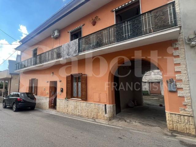 Vendesi casa indipendente a Giano Vetusto