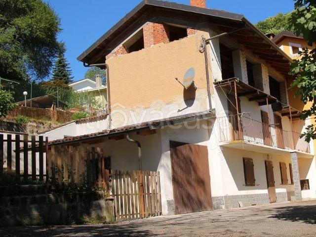 Vendesi casa indipendente a Giaveno