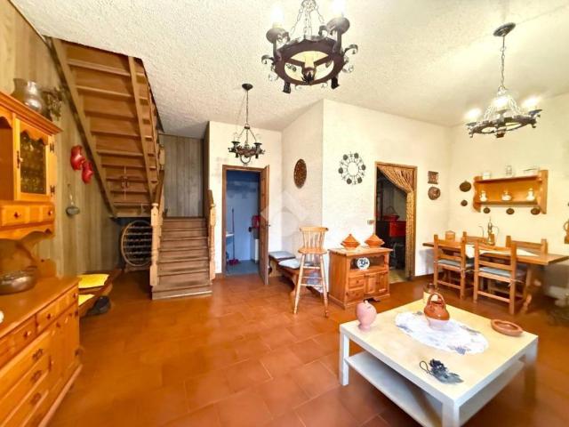 Vendesi casa indipendente a Giaveno