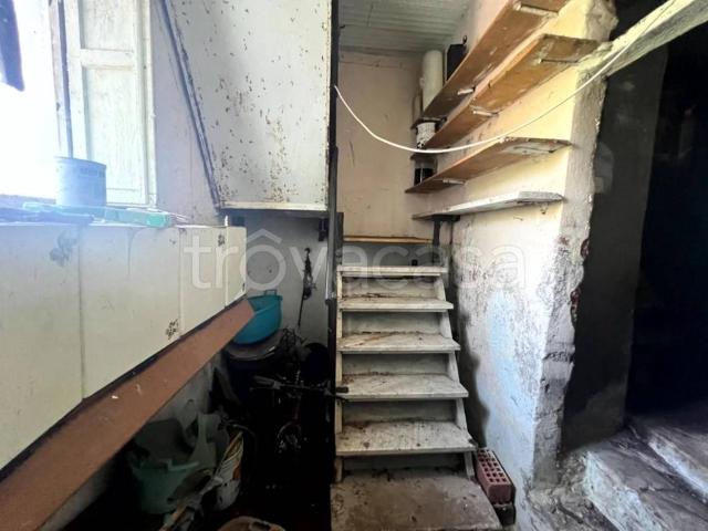 Vendesi casa indipendente a Gioviano, Borgo a Mozzano