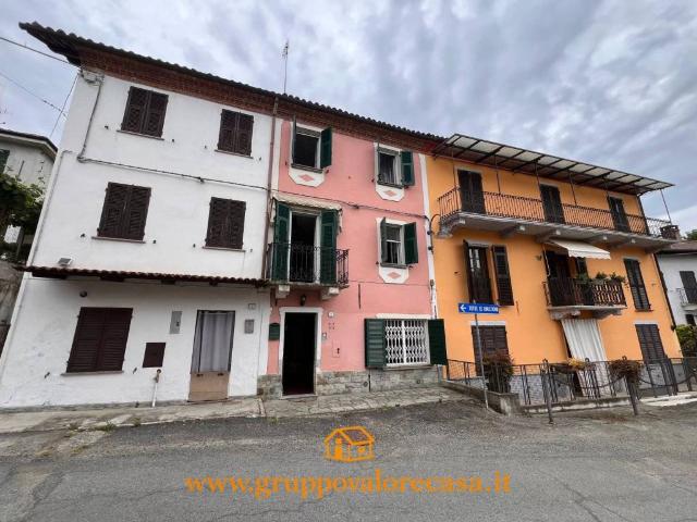 Vendesi casa indipendente a Grognardo