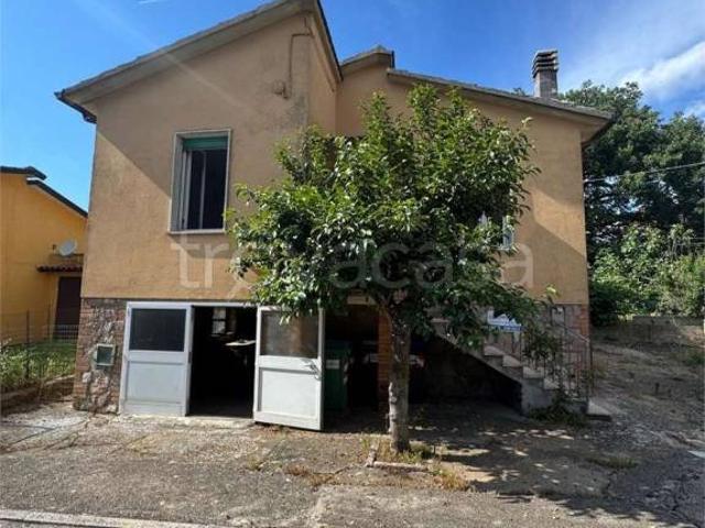 Vendesi casa indipendente a Gualdo Cattaneo, San Terenziano