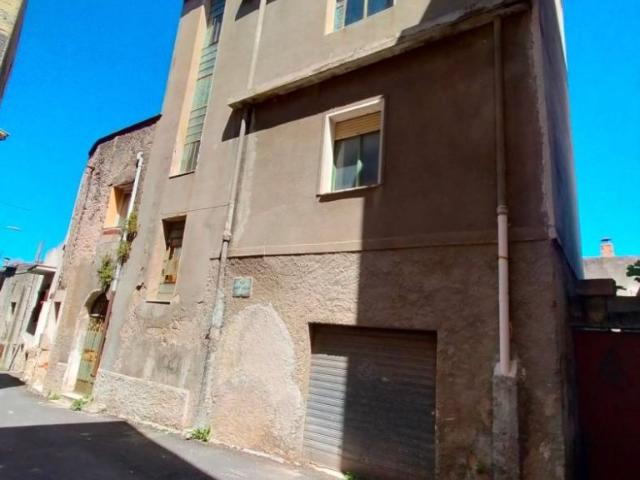 Vendesi casa indipendente a Dorgali via Monte Bello, 2