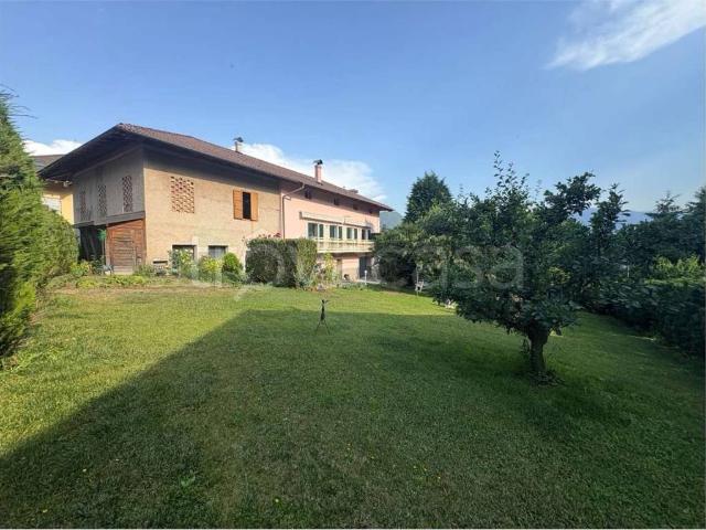 Vendesi casa indipendente a Denno
