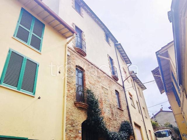 Vendesi casa indipendente a Deruta