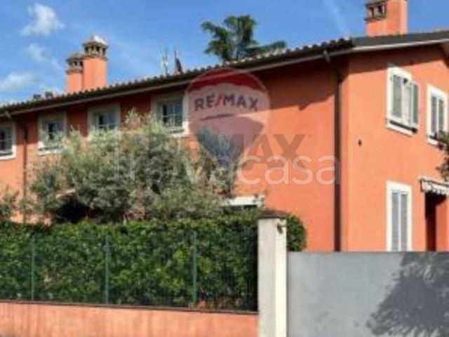 Vendesi casa indipendente a Foligno