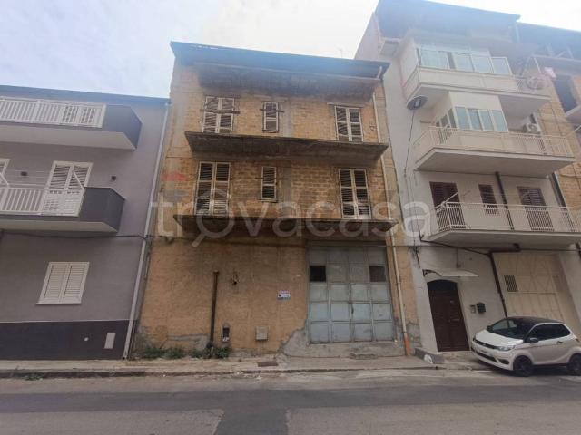 Vendesi casa indipendente a Favara