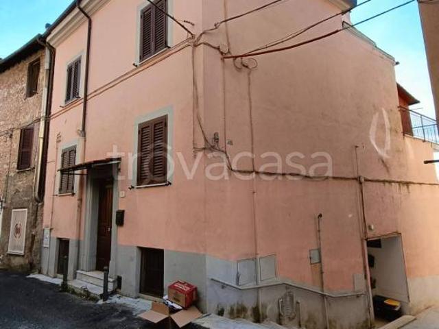 Vendesi casa indipendente a Fiuggi