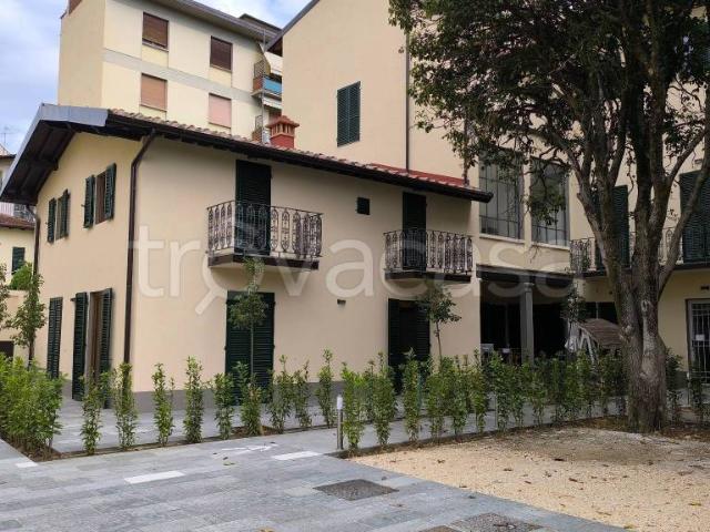 Vendesi casa indipendente a Firenze via Vittorio Emanuele II, Leopoldo Vittorio Emanuele Statuto