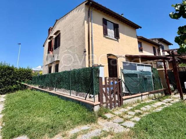 Vendesi casa indipendente a Firenze viale Pietro Nenni, Legnaia San Quirico Monticelli