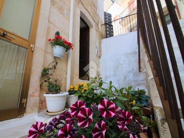 Vendesi casa indipendente a Ostuni