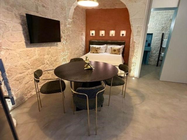 Vendesi casa indipendente a Ostuni