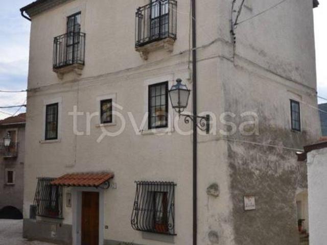 Vendesi casa indipendente a Ovindoli via Morrone