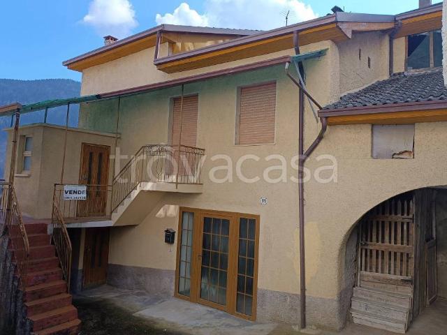 Vendesi casa indipendente a Lozio via San Pietro, 11