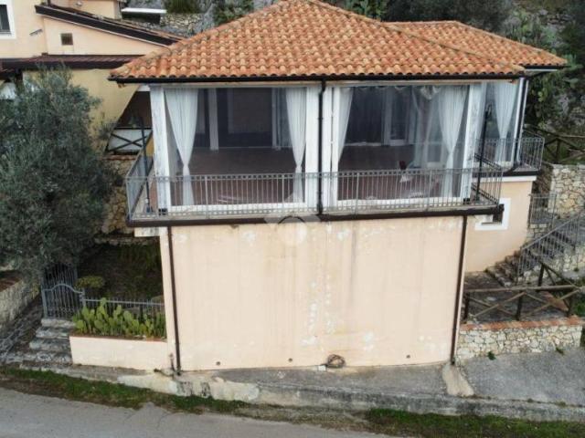 Vendesi casa indipendente a Le Noci, Venafro