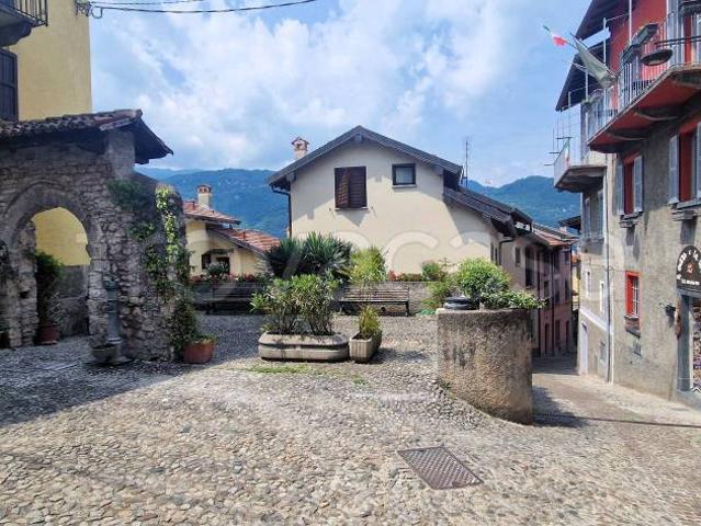 Vendesi casa indipendente a Lierna via Don Carlo Gnocchi, 25