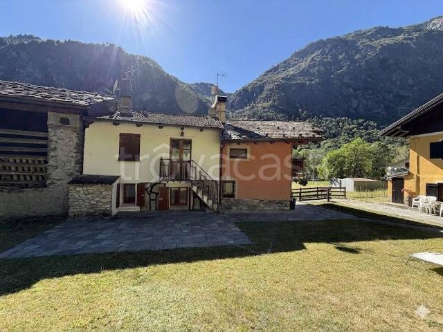Vendesi casa indipendente a Lillaz, Antey Saint André