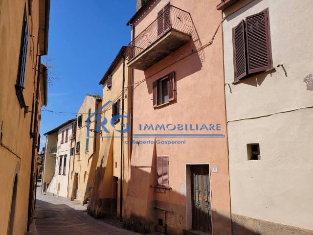 Vendesi casa indipendente a Lubriano via Roma