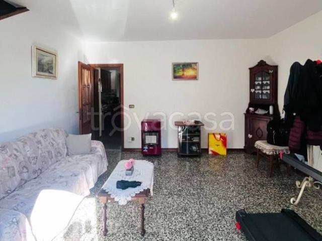 Vendesi casa indipendente a Lucca, San Pietro a Vico San Cassiano