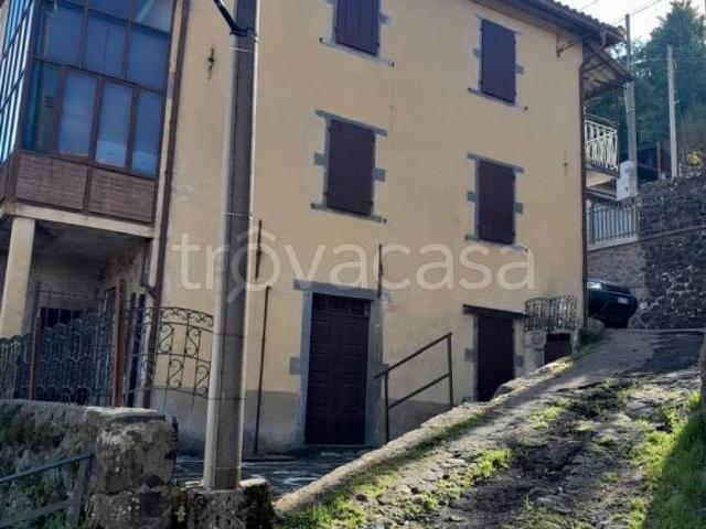 Vendesi casa indipendente a Monchio delle Corti strada del Santuario, 28