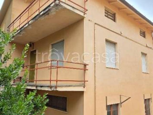 Vendesi casa indipendente a Mondavio via Cesanense, 106