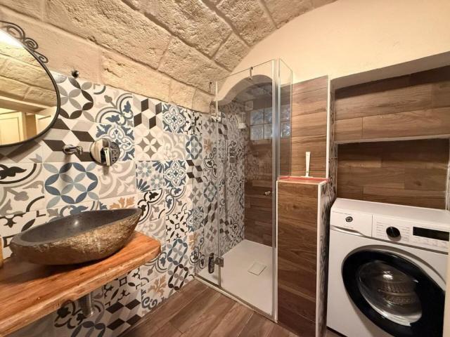 Vendesi casa indipendente a Monopoli