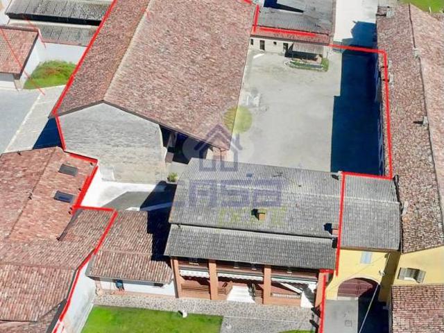 Vendesi casa indipendente a Montodine piazza xxv aprile 5