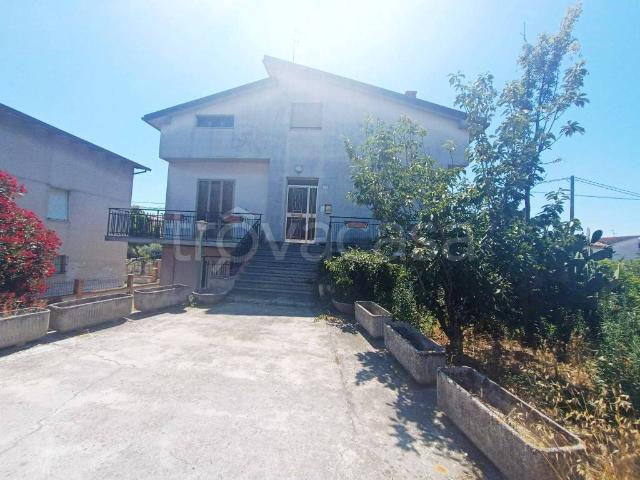 Vendesi casa indipendente a Monte Urano