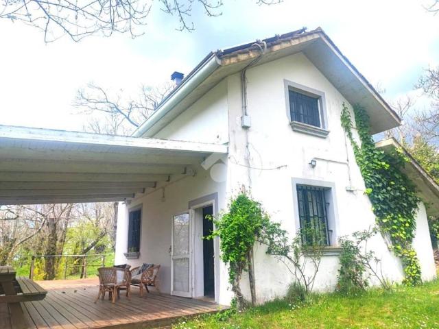 Vendesi casa indipendente a Montecorvino Rovella via Loc.Faito