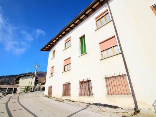 Vendesi casa indipendente a Montemaggiore, Savogna