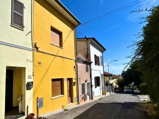 Vendesi casa indipendente a Montignano, Senigallia