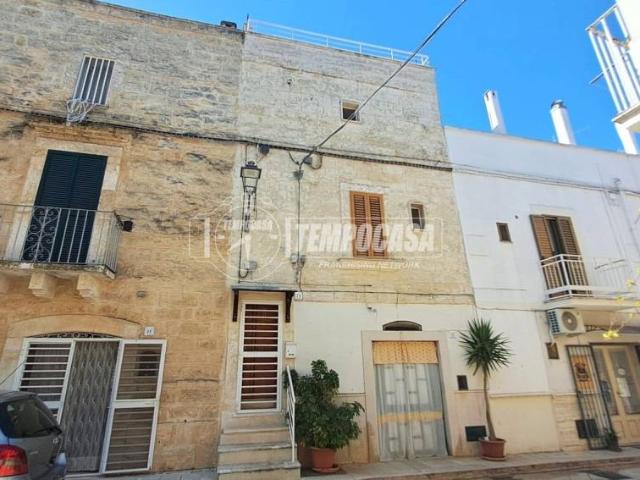 Vendesi casa indipendente a Montrone, Adelfia