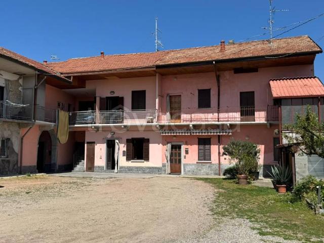 Vendesi casa indipendente a Mornago, Crugnola