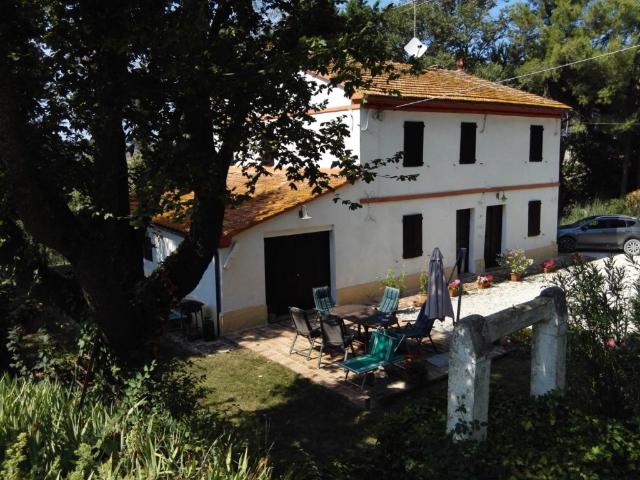 Vendesi casa indipendente a Morro d'Alba via Sant'Amico 49