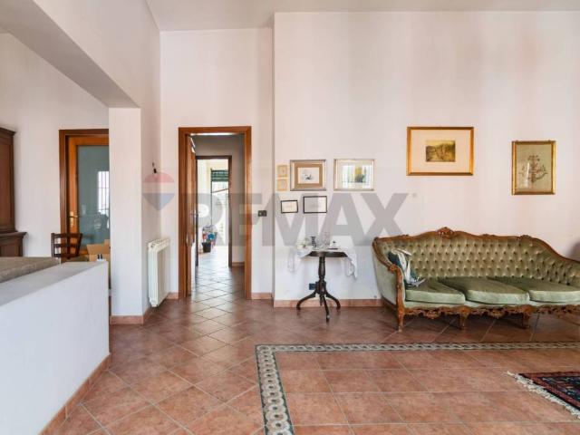 Vendesi casa indipendente a Macchia, Giarre